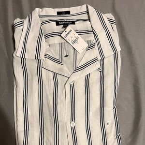 Express Slim Fit Casual Button Down Shirt. Size Small